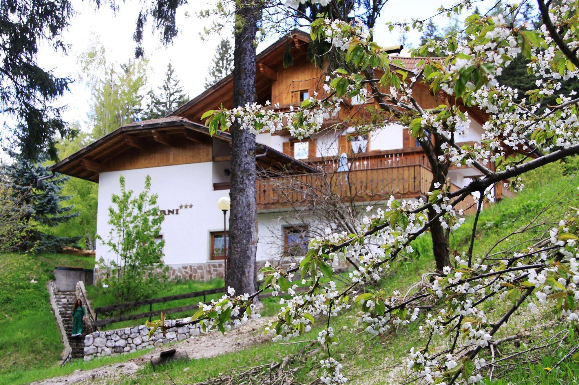 Garni Biancaneve Ruffre-Mendola Exteriér fotografie